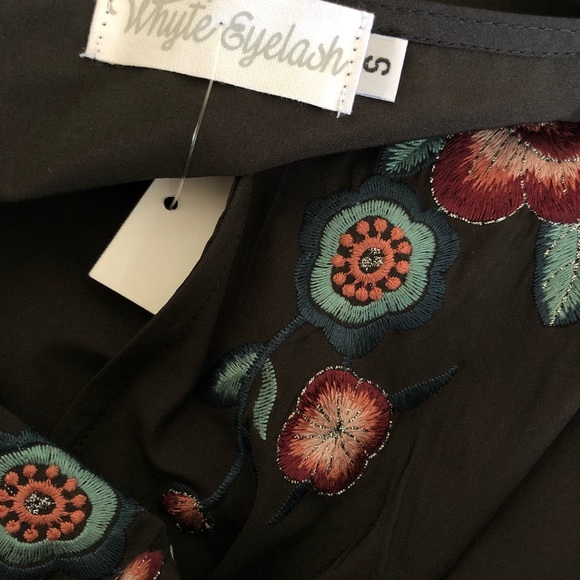 NWT Whyte Eyelash embroidered top! - Picture 7 of 7